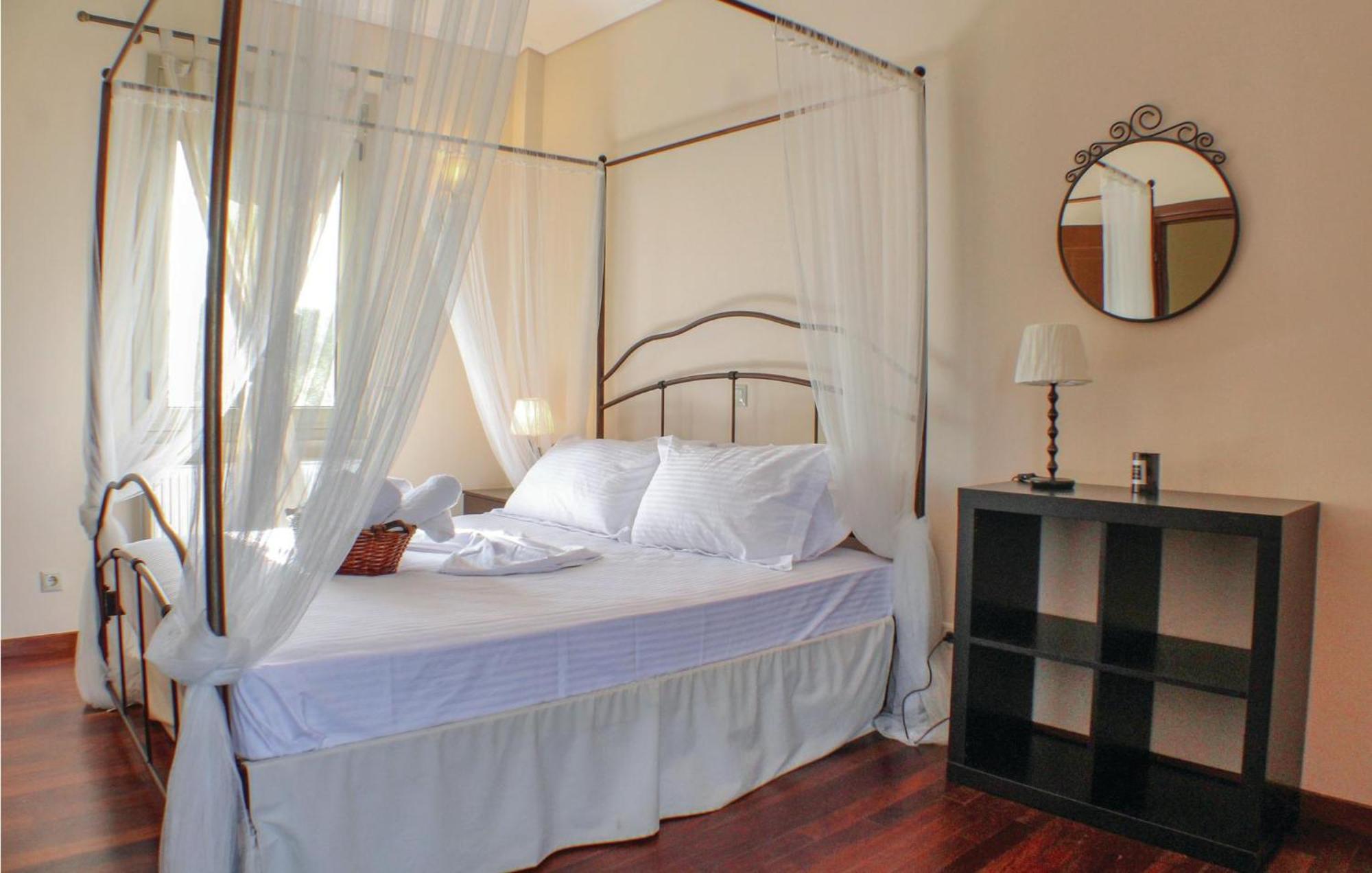 Amazing Home In Koroni With Wifi Экстерьер фото